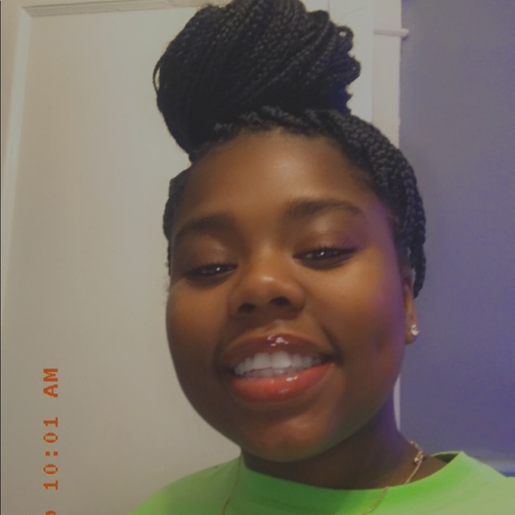 Meet your Posher, Raquel - Picture 1 of 1